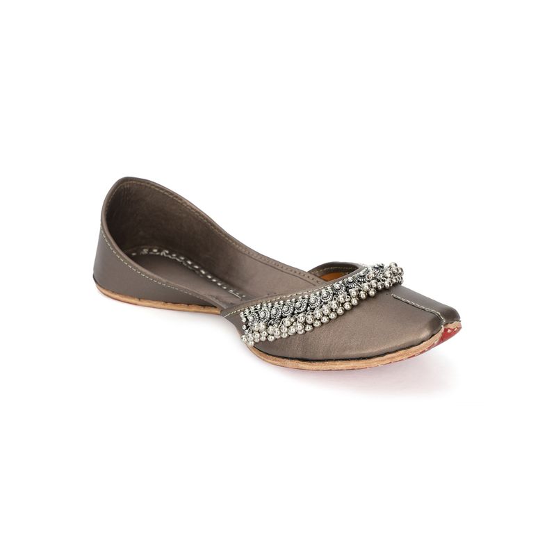 NR BY NIDHI RATHI Ghunghroo Metallic Embellished Leather Mojaris Flats (UK 4)