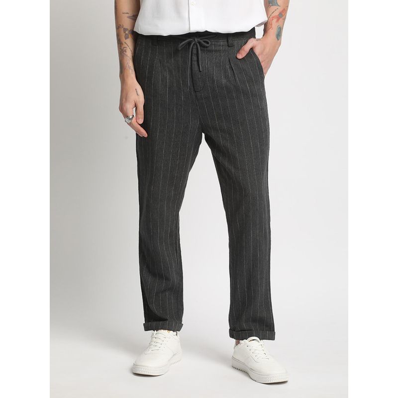 THE BEAR HOUSE Men Black Vertical Stripes Tapered Slim Fit Chinos (38)