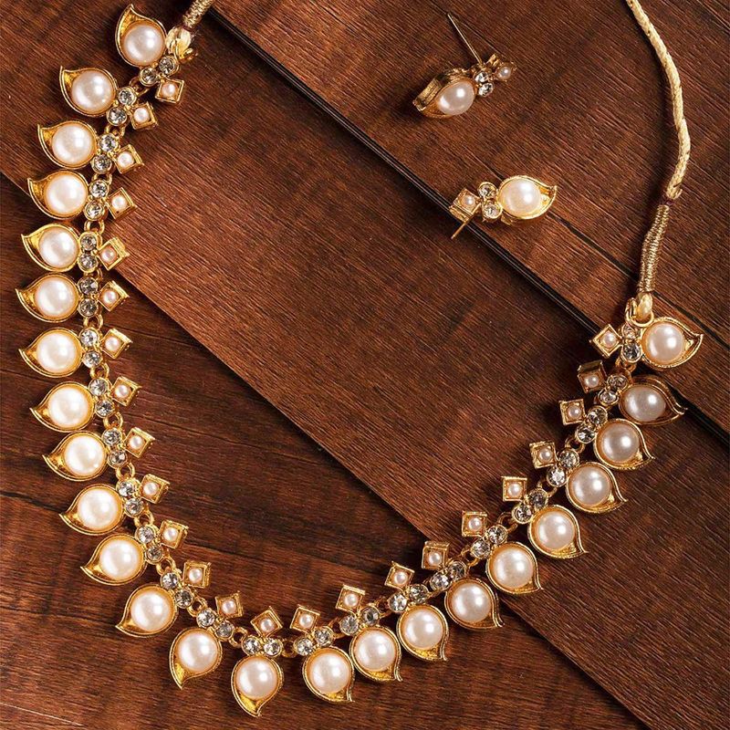 Zaveri pearls choker set