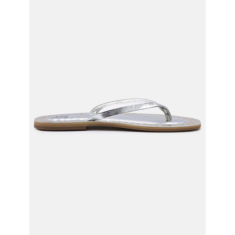 Tao Paris Silver Leather Round Toe Pair Of Flats (EURO 39)