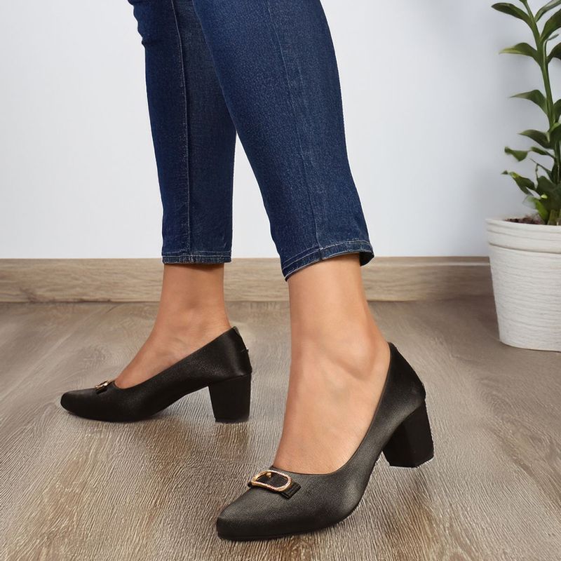 Iconics Women Black Pointed Toe Jweled Accent Pump Heels (EURO 36)