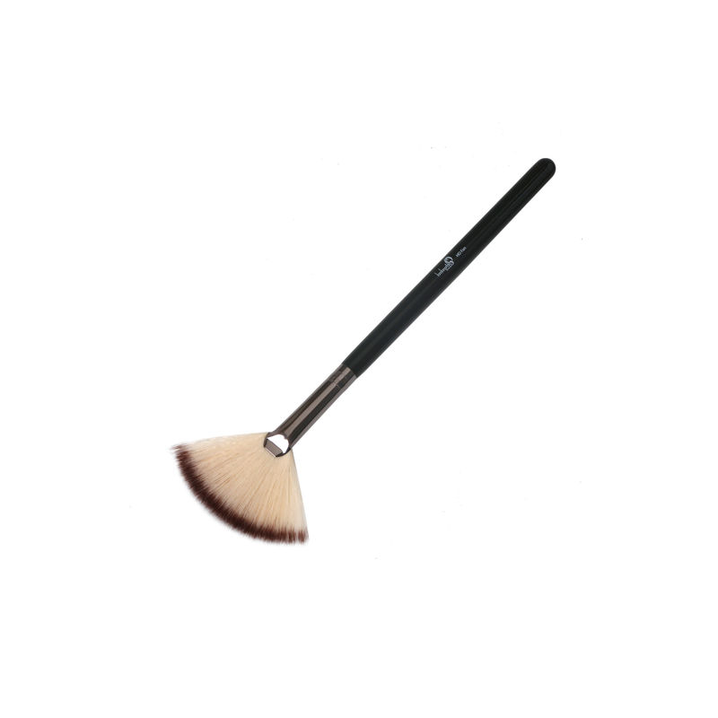 London Pride Cosmetics HD Fan Brush