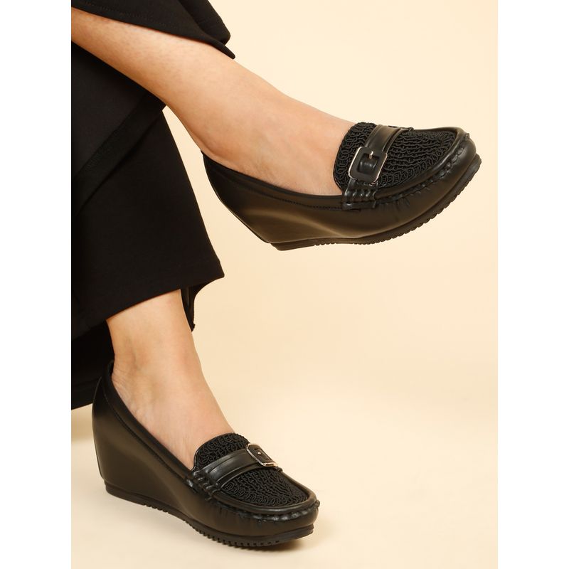 Flat n Heels Women Black Loafers (EURO 36)