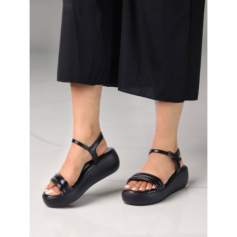 Monrow Carey Black Sandals (EURO 38)