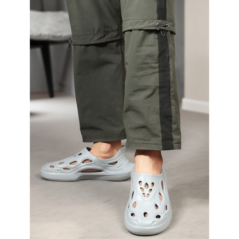 Carlton London Men Sculptural Contoured Clogs (EURO 40)