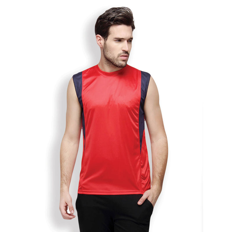 Campus Sutra Men Solid Round Neck Red T-Shirt (S)