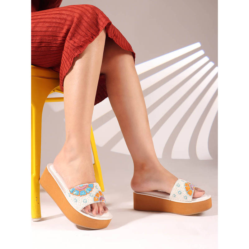 Carlton London Women White Round Toe Sandal (EURO 41)