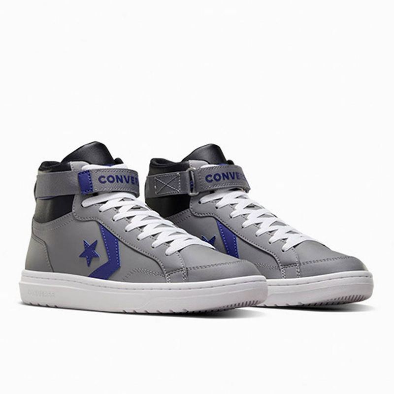 Converse Men Pro Blaze V2 Mid Top Sneakers (UK 7)