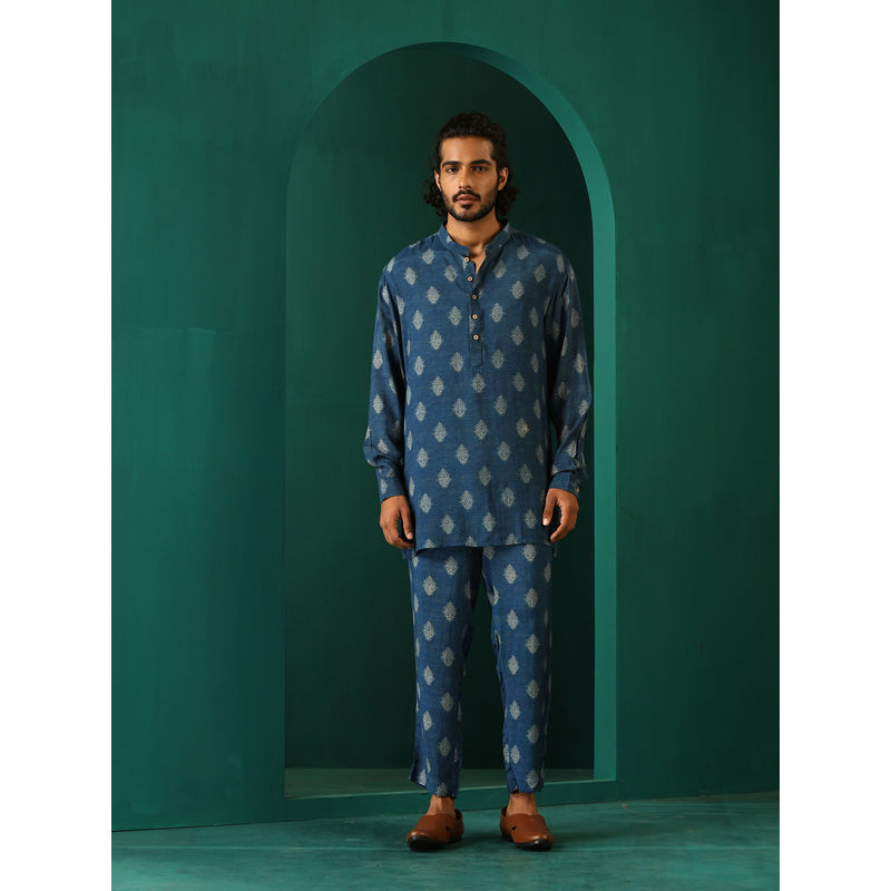 trueBrowns Men's Navy Blue Floral Kurta with Pant (Set of 2) (S)