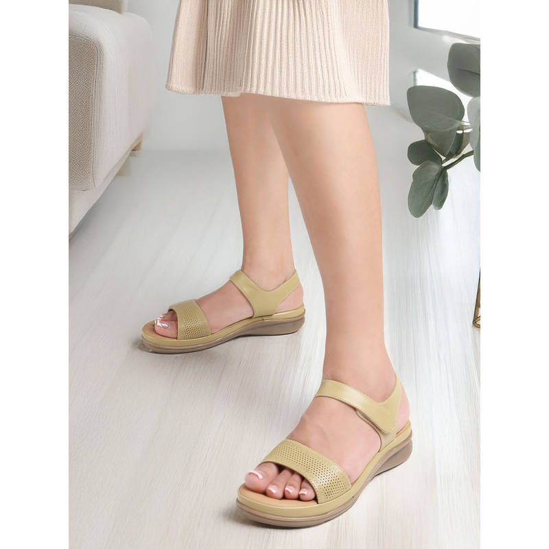 Carlton London Women Green Adjustable Comfort Strap Sandals (EURO 36)