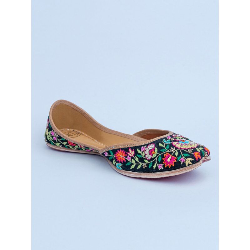 NR BY NIDHI RATHI Embellished Black Juttis (EURO 39)