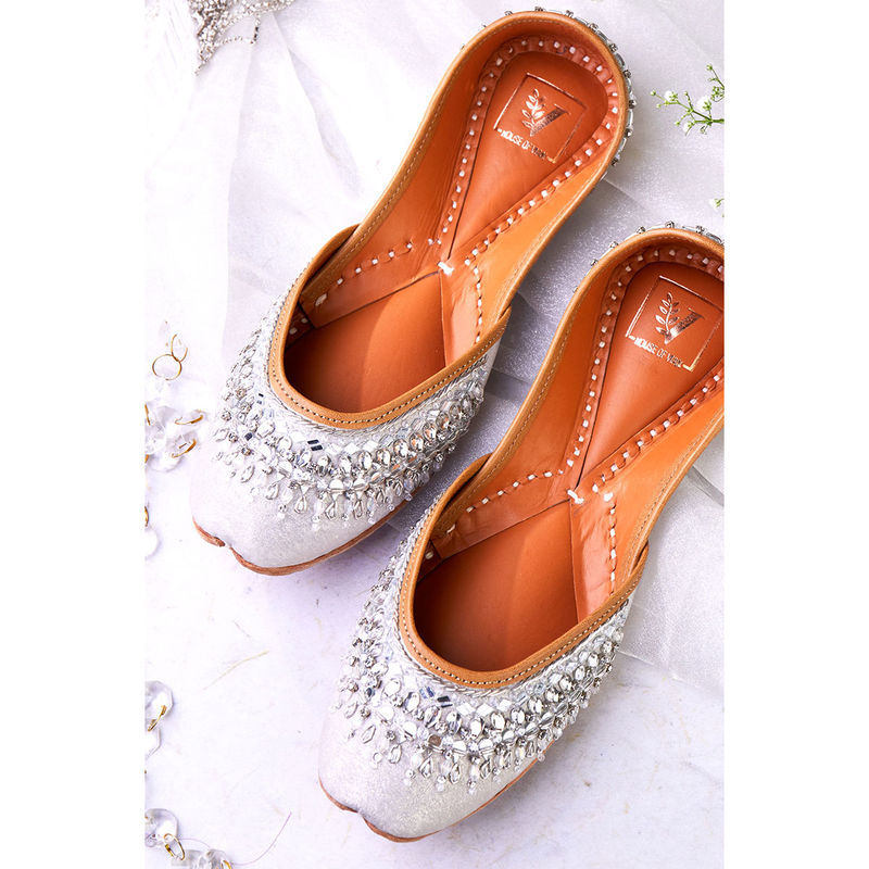 House of Vian Ayna Silver Juttis (EURO 39)