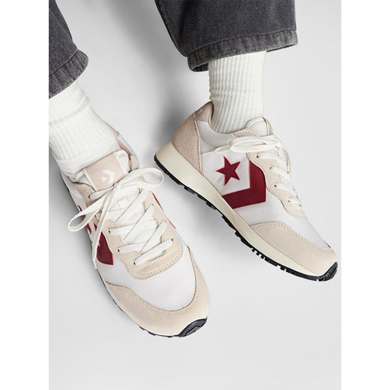Converse Unisex Omega Trainer Low Top Sneaker (UK 4)
