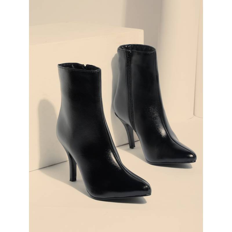 VALIOSAA Women Valiosaa Black Casual Boots (EURO 36)