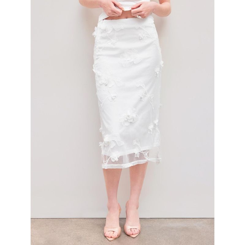 Cider White Mid Rise 3D Flower Embroidery Midi Skirt (S)