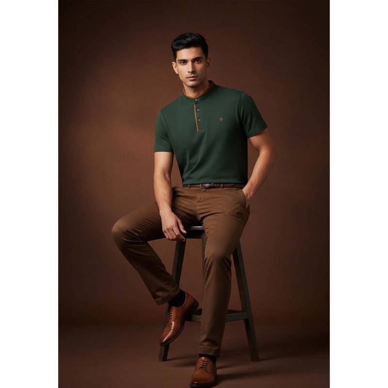 OUTERWORLD Green Solid Mandarin Neck Men's T-Shirt (M)