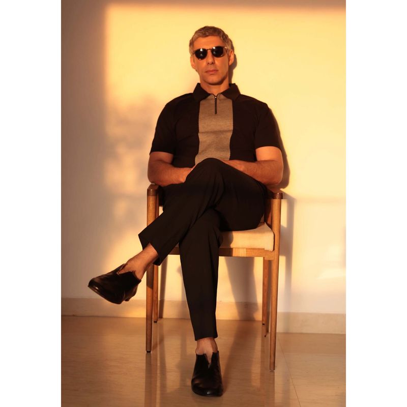 OUTERWORLD Black Solid Half Sleeves Collar Neck Men's Polo T-Shirt (S)