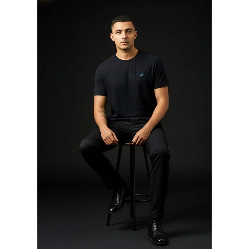 OUTERWORLD Black Solid Crew Neck Men's T-Shirt (S)