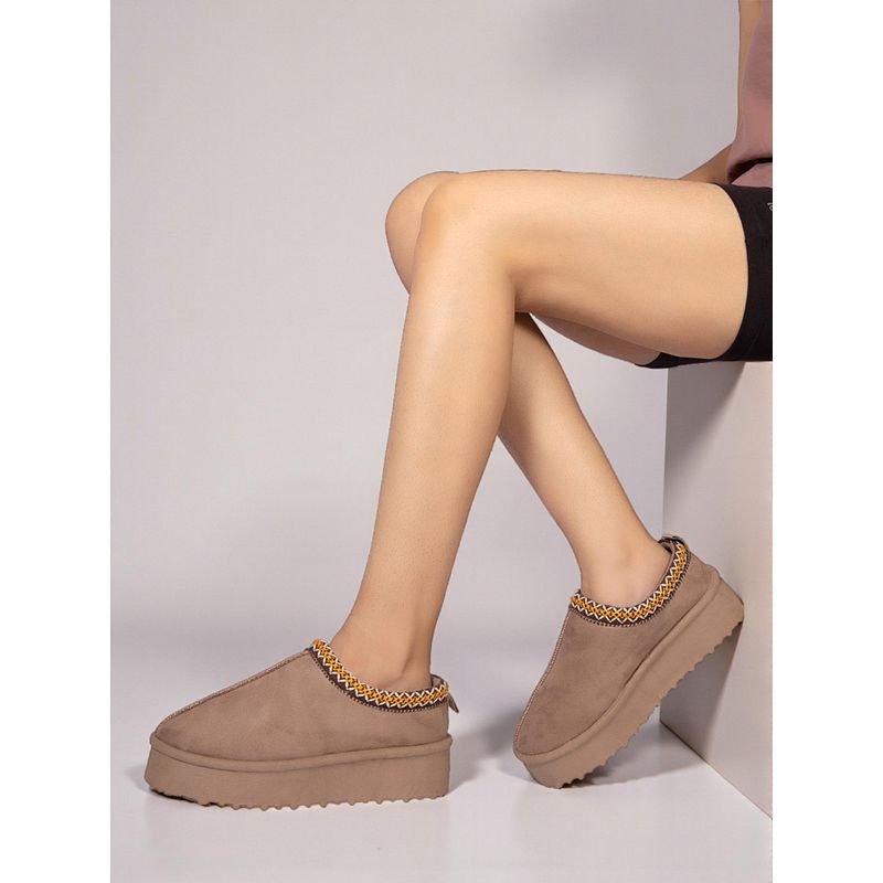 Truffle Collection Women Beige Solid Boots (UK 5)