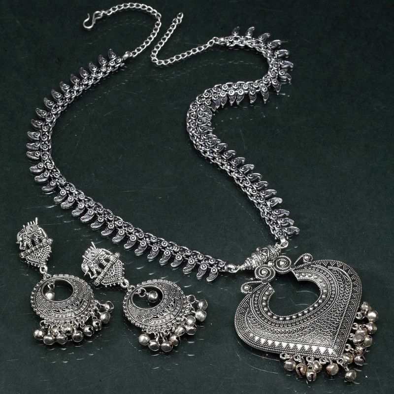 Moedbuille Handcrafted Ethnic Antique Design Silver Plated Brass