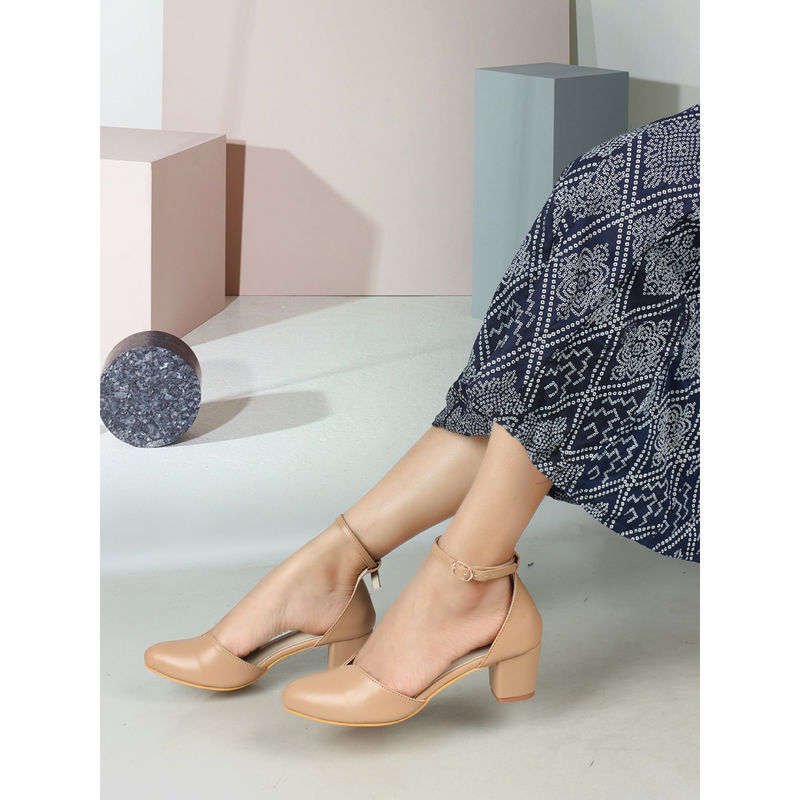 Iconics Women Peach Buckle Pointed Toe Pumps (EURO 41)
