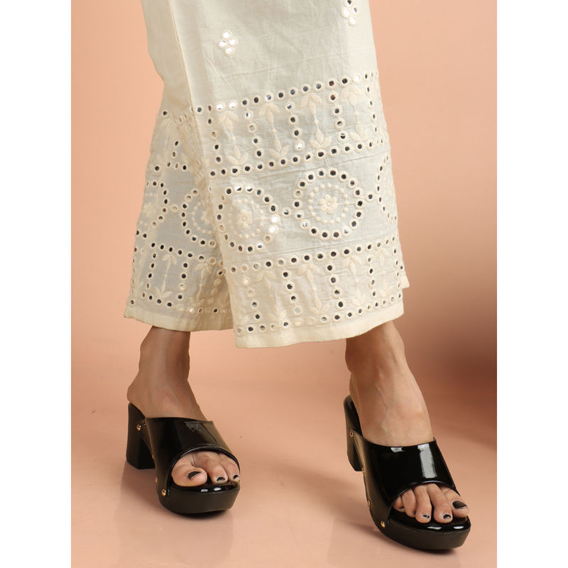 Iconics Women Black Slip-On Round Toe Sandals (EURO 36)