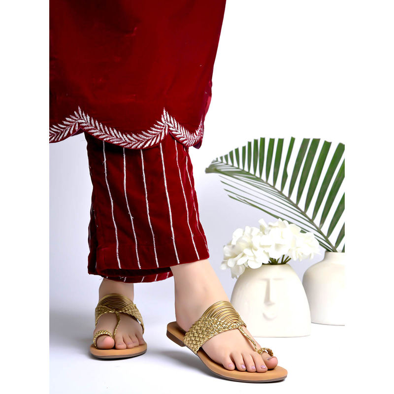 Shoetopia Chic Comfort and Stylish Gold Kolhapuri (EU 39)