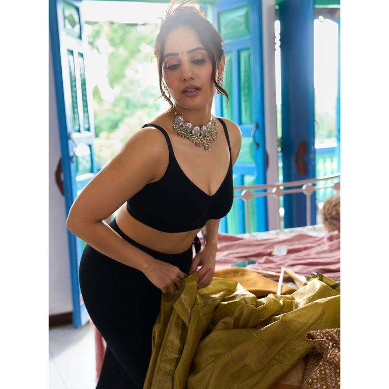 Underneat Women Non Padded Adjustable Straps Wireless Shaping Bra (M)