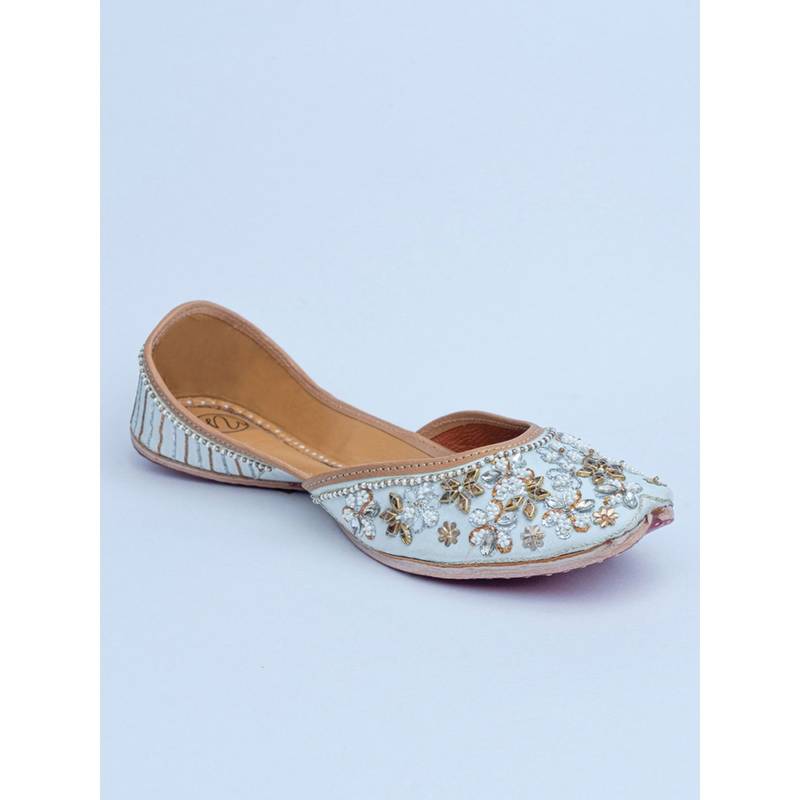 NR BY NIDHI RATHI Embellished Off White Juttis (EURO 36)