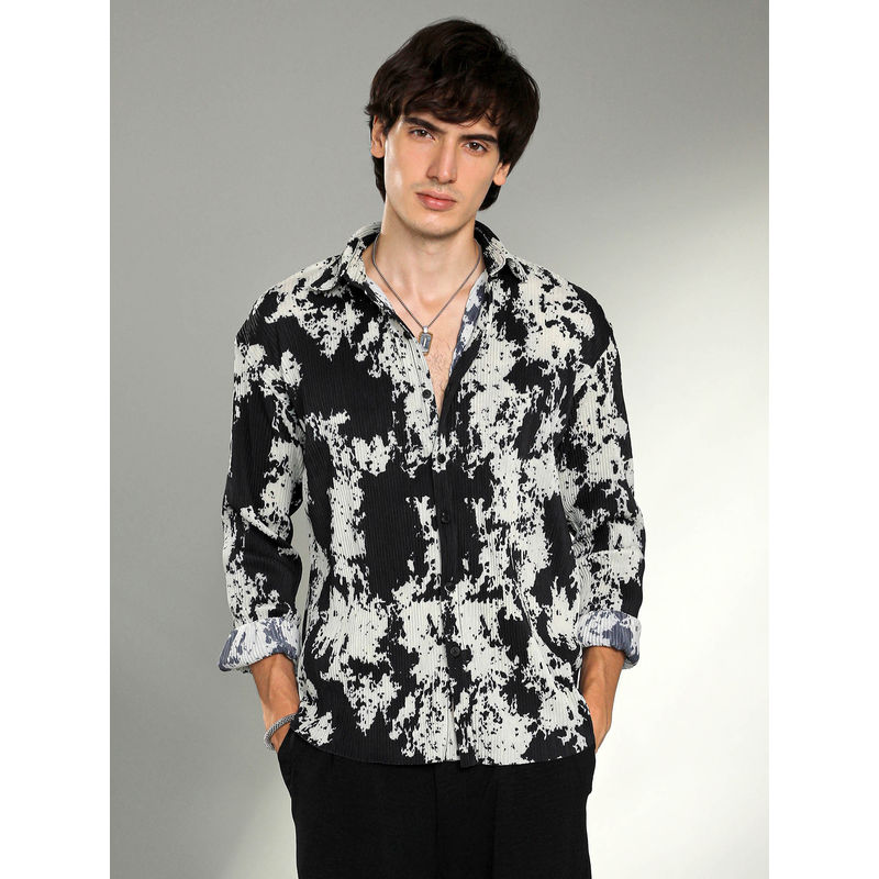 Campus Sutra Mens Onyx Black and Cream White Splash-Pleat Shirt (S)