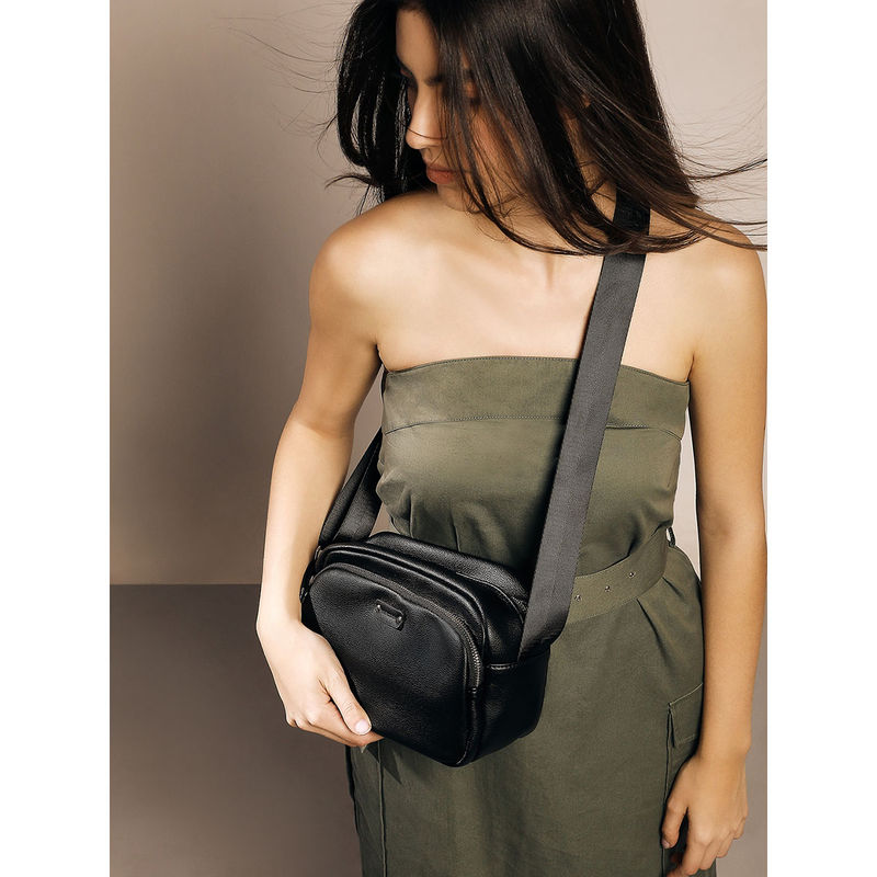 Tresmode Wes Black Women's Sling Bag