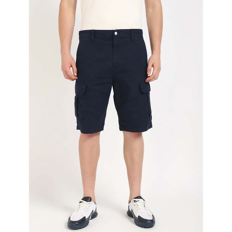 Tommy Hilfiger Regular Fit Solid Mid Rise Cargo Shorts (32)