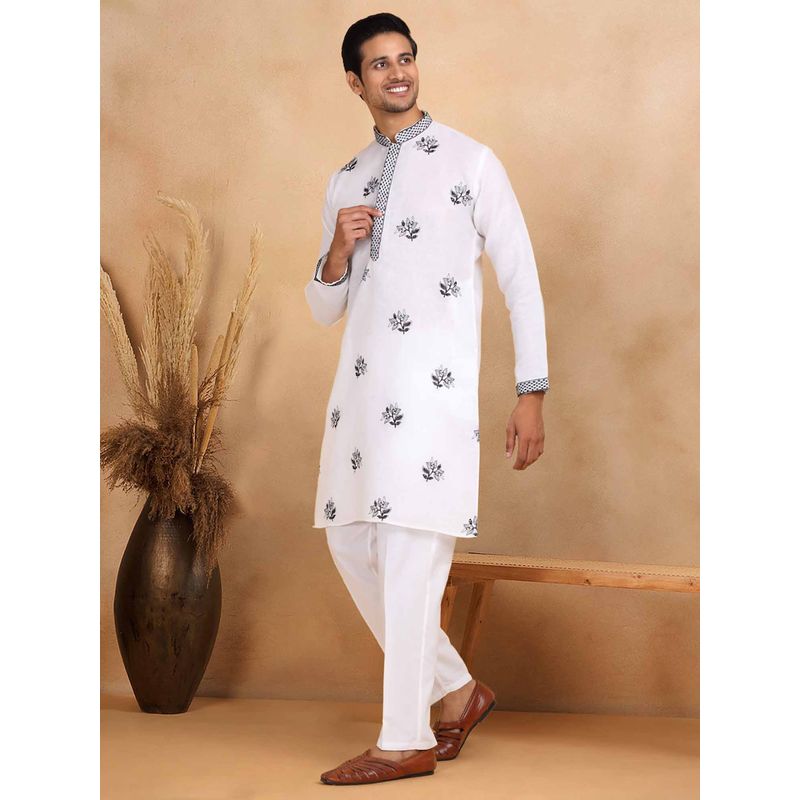 KRAFT INDIA LUXE Men White Embroidered Kurta with Stole (Set of 2) (36)