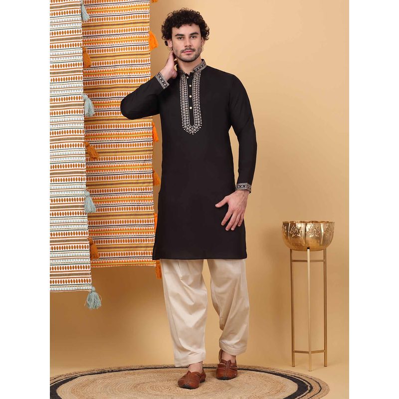 KRAFT INDIA LUXE Men Black Embroidered Kurta with Salwar (Set of 2) (38)