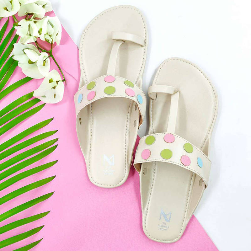 The Madras Trunk Haiku Polka Off White One Toe Flats (EURO 36)