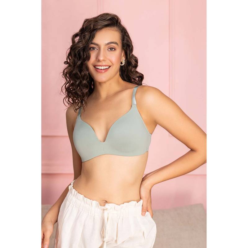 Chelvet Lightly Padded Non-Wired Medium Coverage Workout Bra (38C)