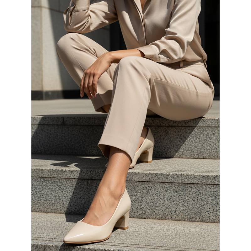 Carlton London Women Pointed-Toe Patent Block Slip On Pump Heel Cream (EURO 40)