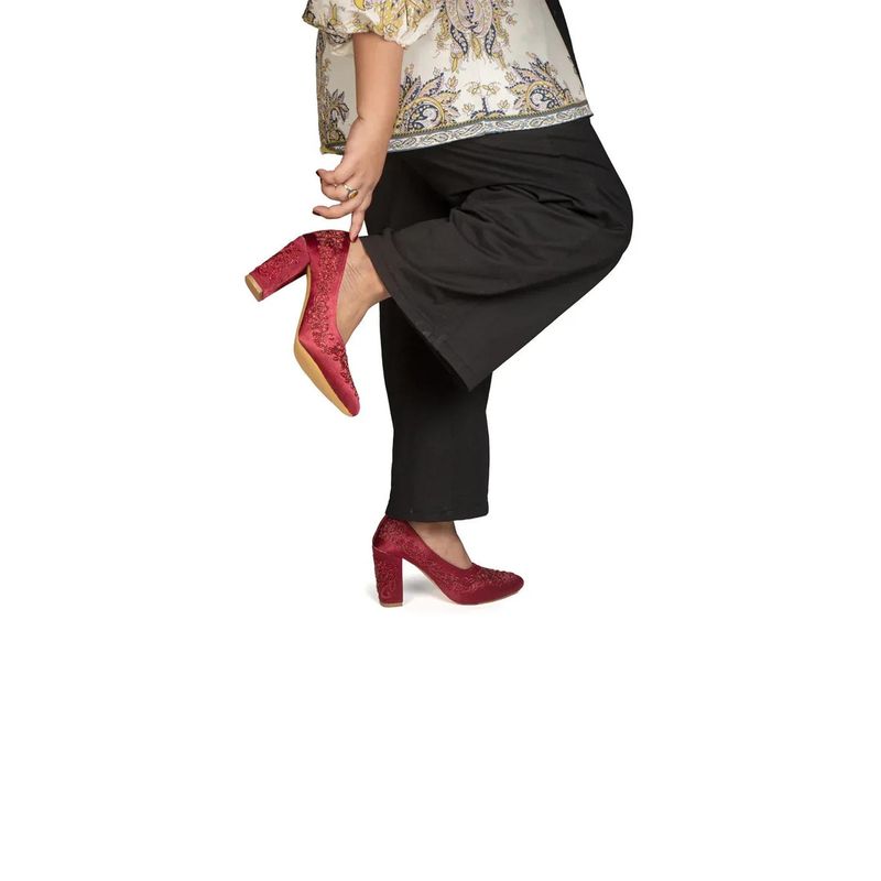 RETTROSE The Roselle Velvet Hand Embellished Luxury Heel (UK 3)