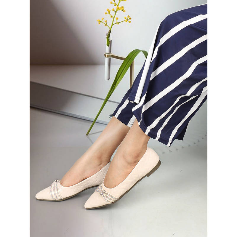 Iconics Womens Fashionable Cream Color Textured Ballerinas (EURO 38)