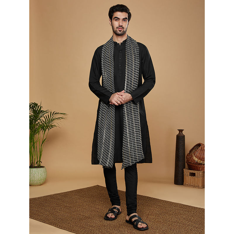 KISAH Men Black Kurta and Churidar with Dupatta (Set of 3) (42)