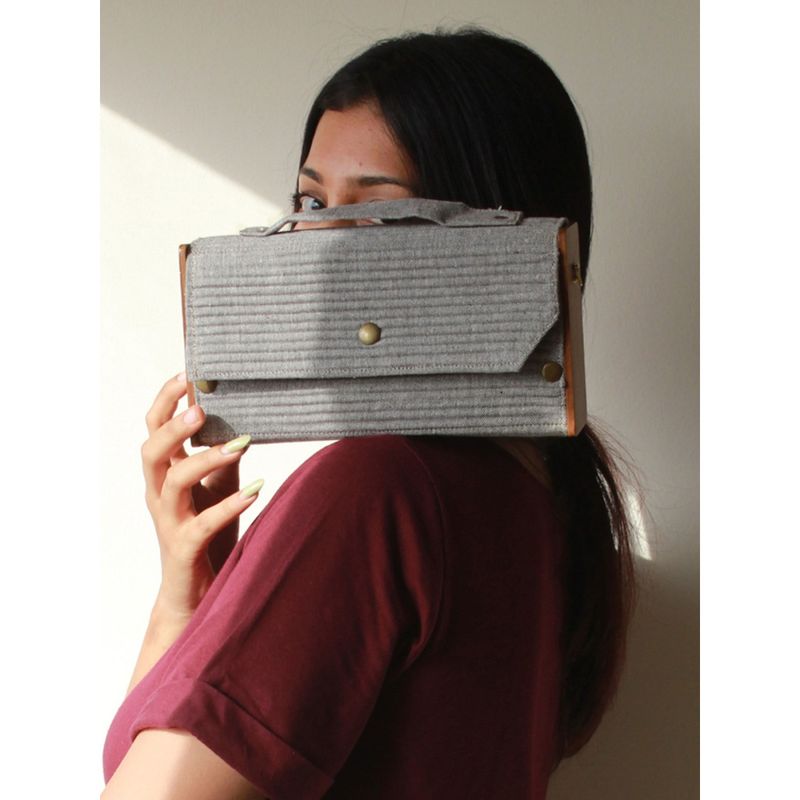 Lukka Chuppi Sunny Pumpkin Round Clutch