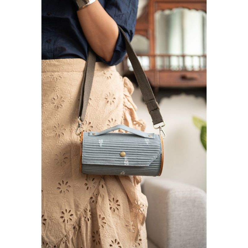 Lukka Chuppi Sunny Pumpkin Round Clutch main image 0