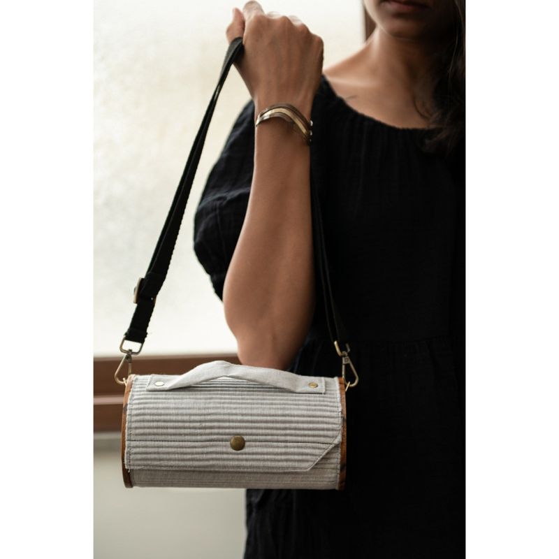 Lukka Chuppi Sunny Pumpkin Round Clutch main image 1