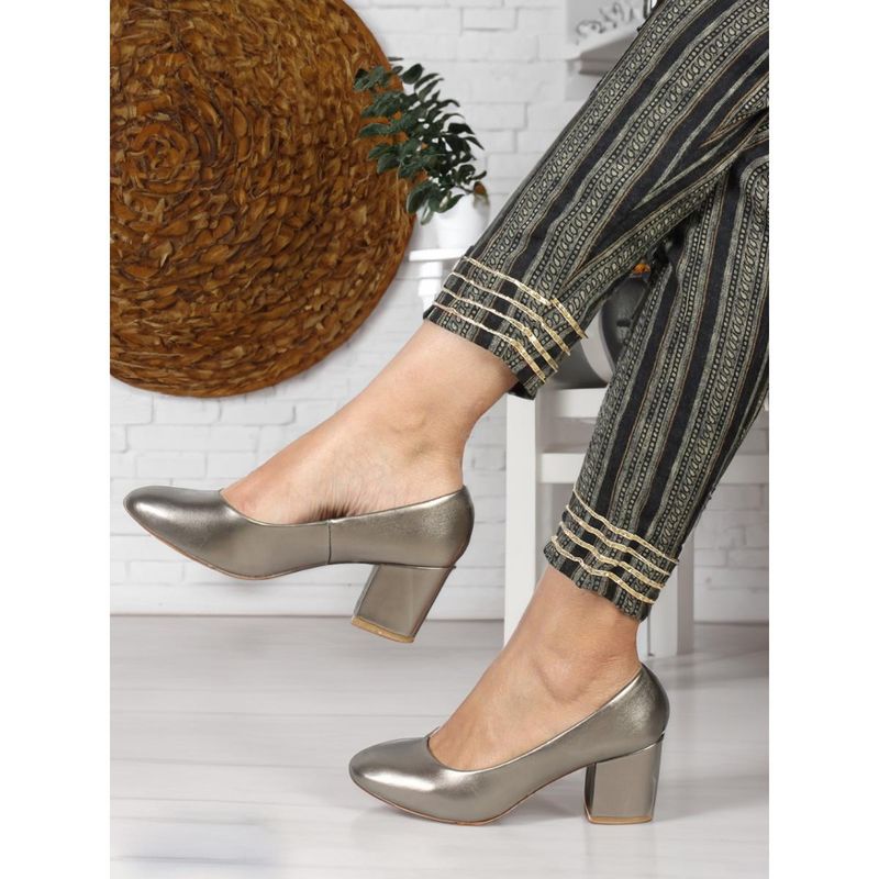 Carlton London Women's Fashionable Silver Color Comfortable Pumps (EURO 39)