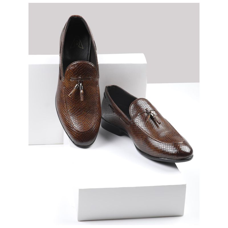 V8 by Ruosh The Coby Tan Men Tassel Moccasin (EURO 40)