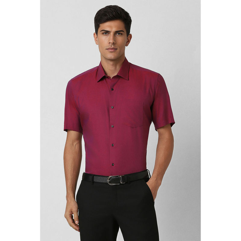 Van Heusen Men Magenta Regular Fit Solid Shirt (38)