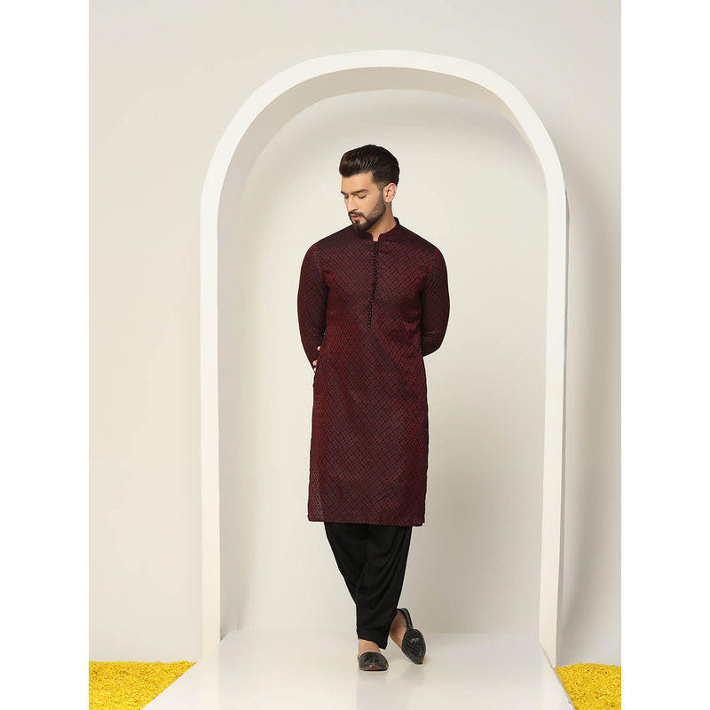 KISAH Men Maroon Kurta Patiala (Set of 2) (38)