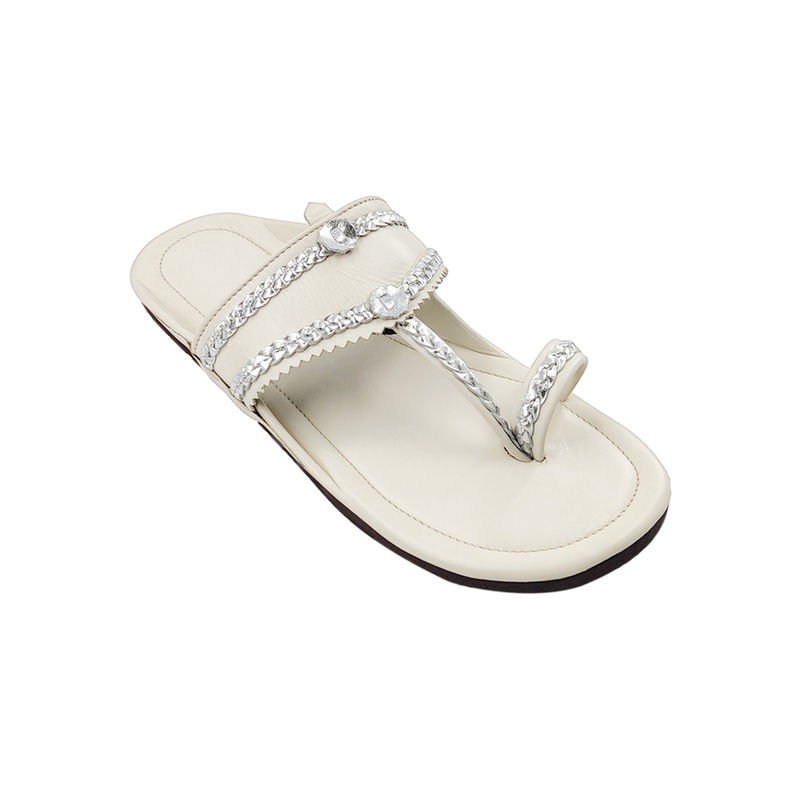 The Madras Trunk Desi White Kolhapuris (UK 8)