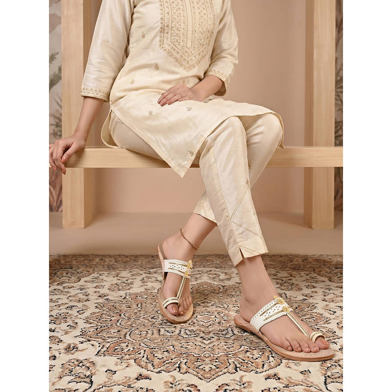 ROCIA By Regal White Women Leather Kolhapuri Flat Sandals (EURO 36)