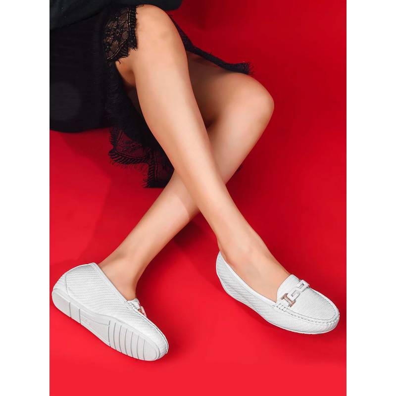 Ronnie Grey Women Off White Pu Slip On Loafers (EURO 38)